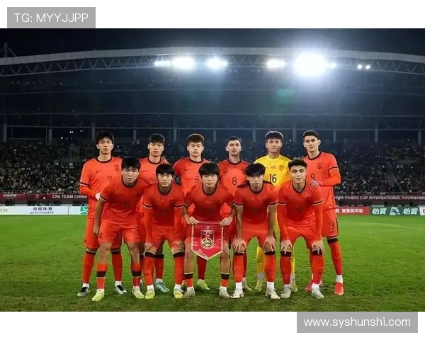 中国足球队力克强敌进军亚洲杯八强，年轻球员展现无限潜力
